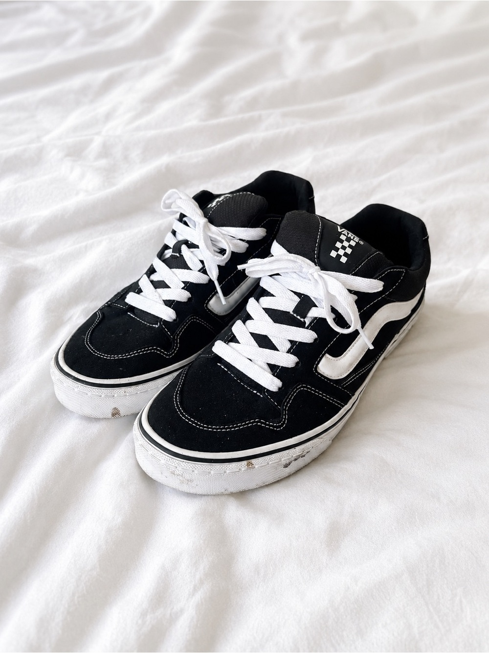 Vans Men Black and White Low-Top Sneakers size 12